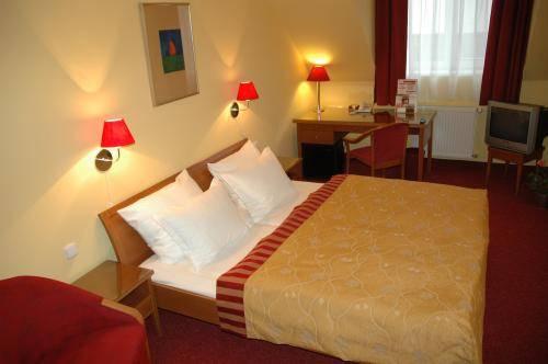 Отель Cloister Inn в Праге